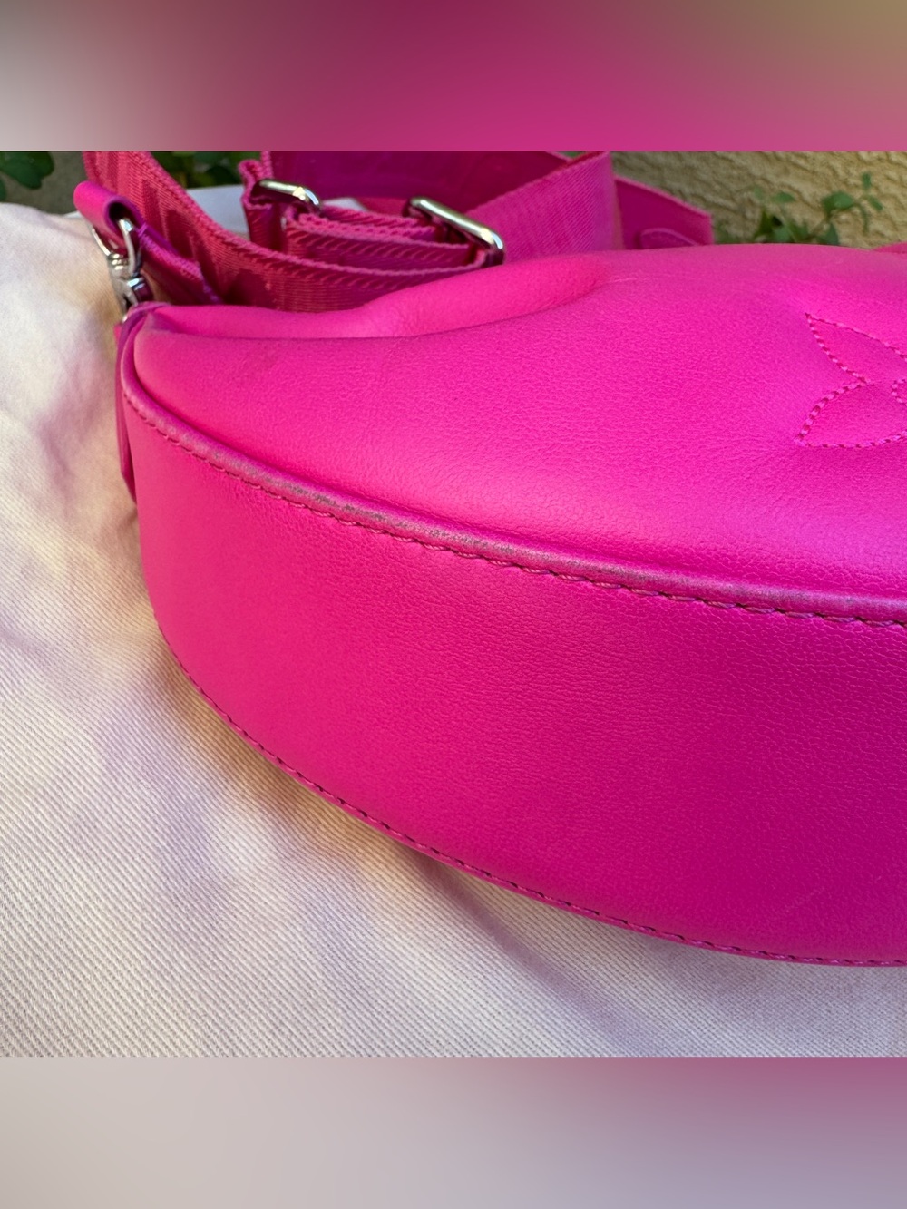 Louis Vuitton Bubblegram Calfskin Over the Moon Crossbody - Picture 13 of 16